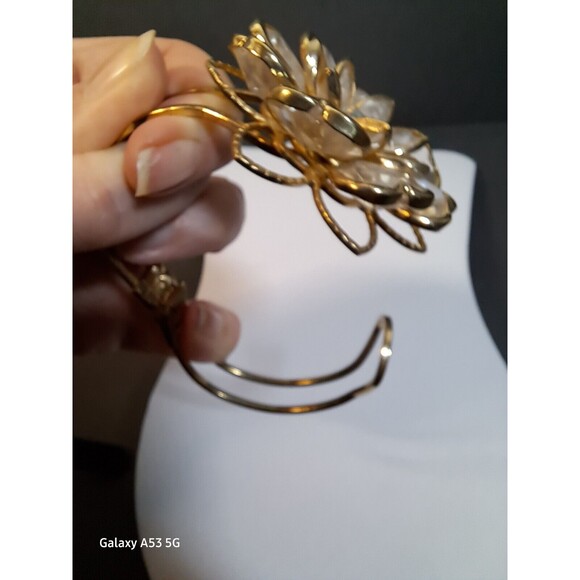 Flower Bracelet Gold-tone Metal Clasp Cuff Costume Formal Dance - Picture 10 of 14